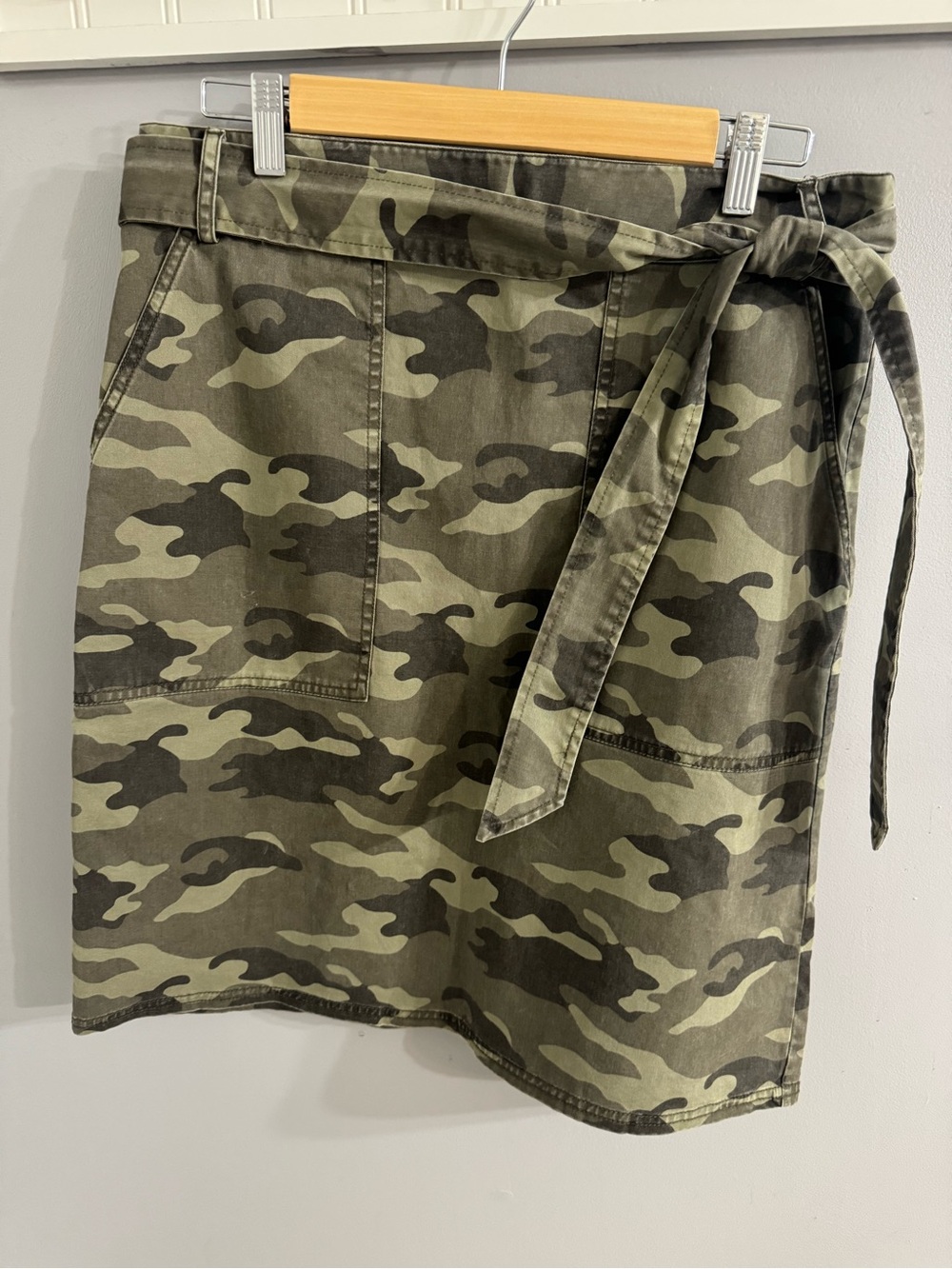Banana Republic Camo Tie-Waist Utility Skirt